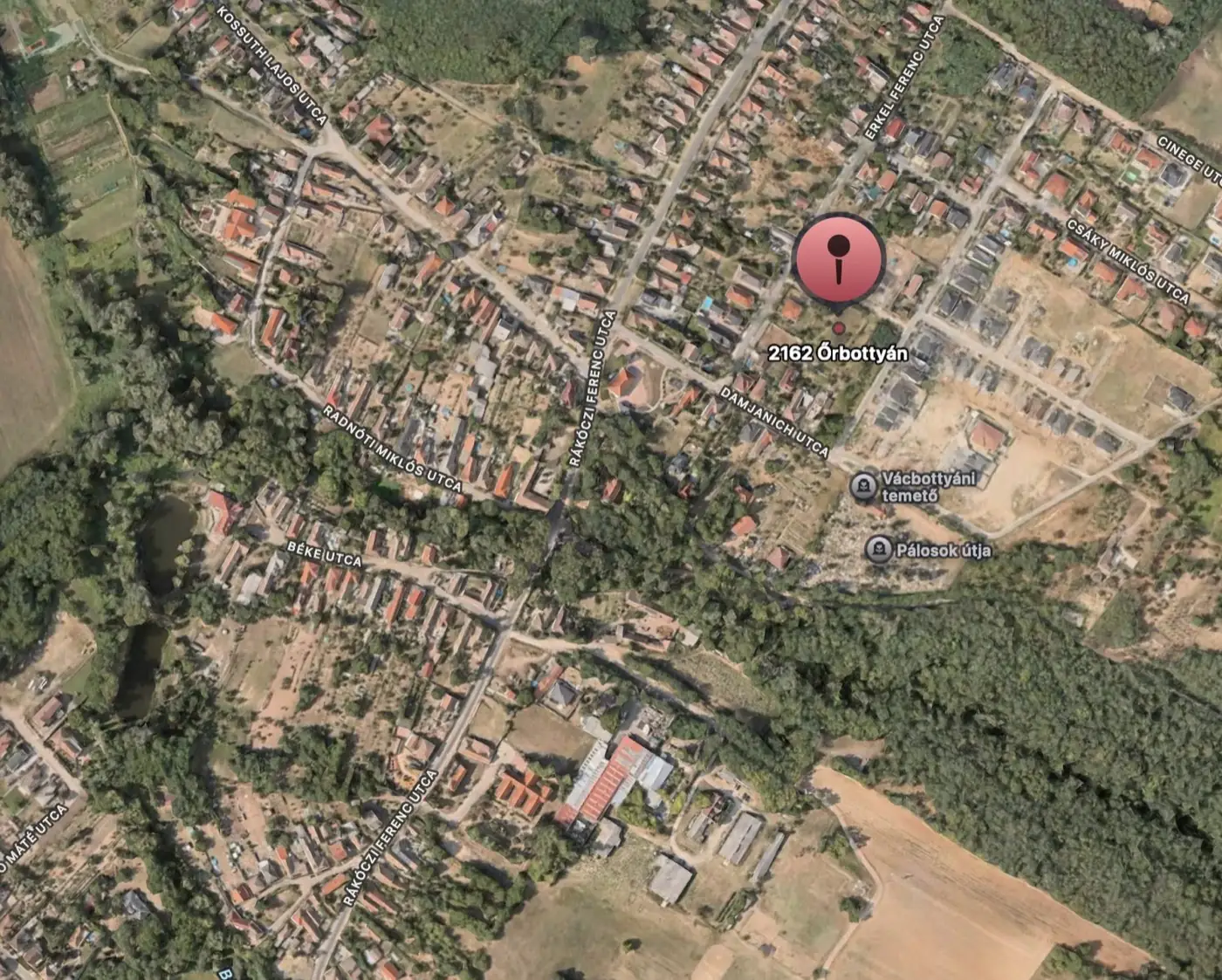 Der Projektstandort in der Umgebung der Damjanich utca, im Osten von Őrbottyán